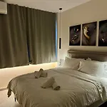 Private Mini Suite-Urban Escape