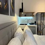 Private Mini Suite-Urban Escape