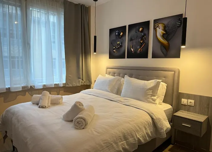 Private Mini Suite-Urban Escape